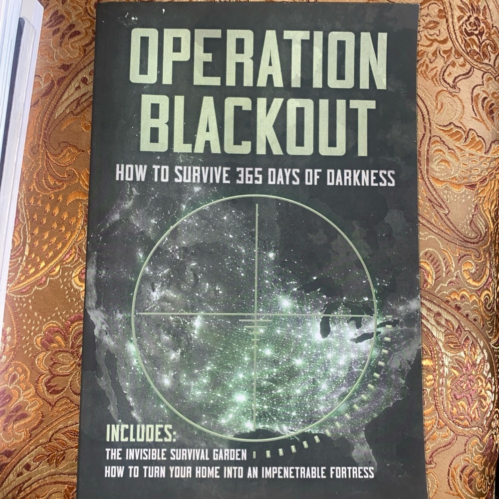 Operation Blackout: How To Survive 365 Days - Teddy Daniels - Paperback